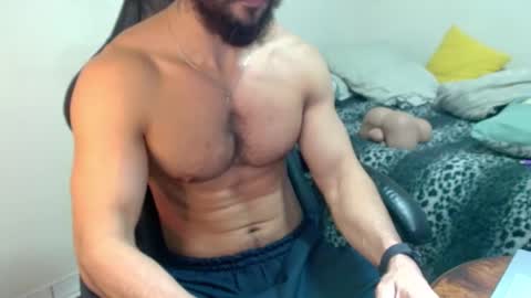 Snapshot of god_hunkules chatting on 11/18/25, 04:22 god hunkules online show from 11/18/25, 04:22