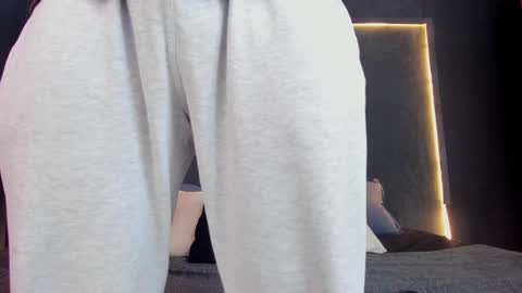 Snapshot of god_of_olympus1 chatting on 12/13/24, 04:38 steven online show from 12/13/24, 04:38