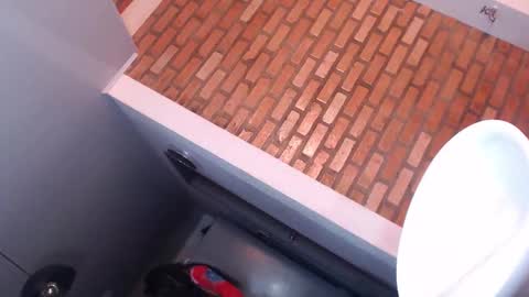 Snapshot of goddesfox chatting on 09/22/25, 11:07 daniela online show from 09/22/25, 11:07