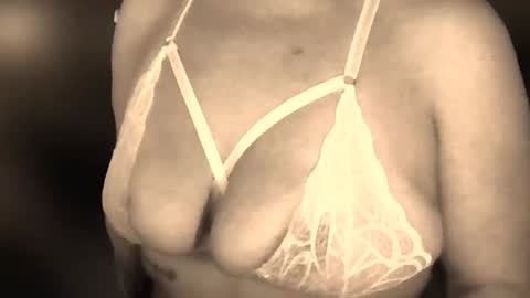 Snapshot of goddess_bb_4937 chatting on 11/30/25, 12:20 Goddess BB 4397 online show from 11/30/25, 12:20