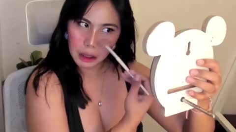 Snapshot of goddess_chantal chatting on 01/05/25, 02:08 MARGOLD online show from 01/05/25, 02:08
