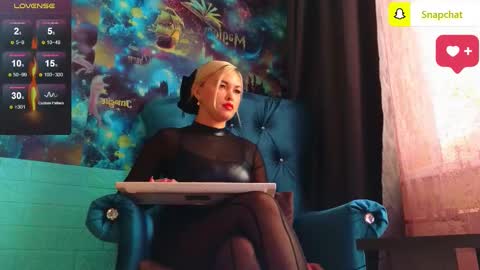 Snapshot of goddess_isabella11 chatting on 11/14/25, 04:00 Mrs. Isabella online show from 11/14/25, 04:00