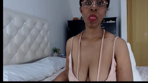 Snapshot of goddess_judy chatting on 11/30/25, 10:14 goddess judy online show from 11/30/25, 10:14