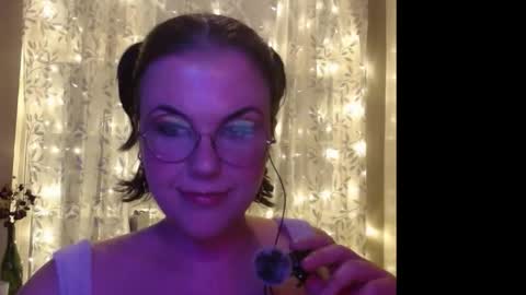 Snapshot of goddess_kehala chatting on 09/18/25, 03:19 Switch Goddess Kehala online show from 09/18/25, 03:19