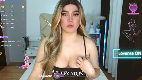 Snapshot of goddess_lykafox chatting on 02/05/26, 11:53 Lyka Fox online show from 02/05/26, 11:53