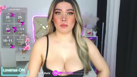 Snapshot of goddess_lykafox chatting on 04/06/26, 01:14 Lyka Fox online show from 04/06/26, 01:14