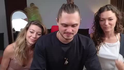   330 UTC2 girls   online show from 12/04/24, 02:31