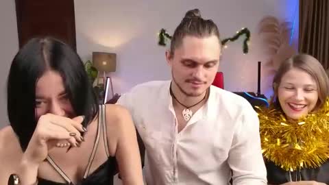   330 UTC2 girls   online show from 12/24/24, 03:38