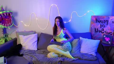   330 UTC2 girls   online show from 01/21/25, 10:08