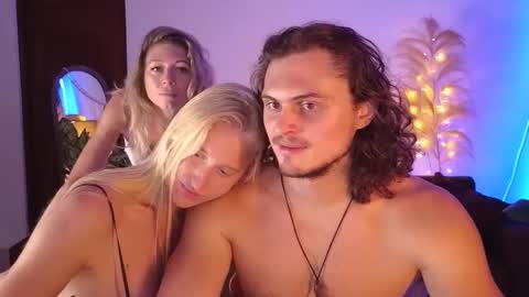   330 UTC2 girls   online show from 01/22/25, 05:48