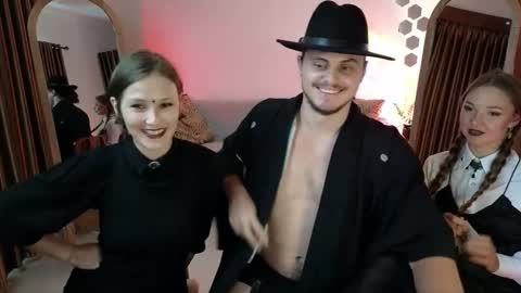   330 UTC2 girls   online show from 10/30/25, 04:47