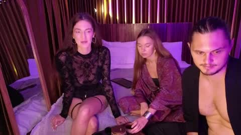 Snapshot of goddess_marylin chatting on 03/29/26, 02:00 330 UTC2 girls online show from 03/29/26, 02:00