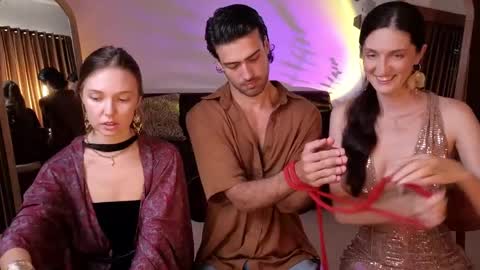 Snapshot of goddess_marylin chatting on 04/18/26, 02:37 330 UTC2 girls online show from 04/18/26, 02:37