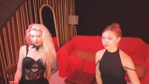   330 UTC2 girls   online show from 06/06/26, 03:00