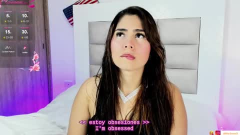 Snapshot of goddess_mia2 chatting on 09/10/25, 10:43 Mia online show from 09/10/25, 10:43