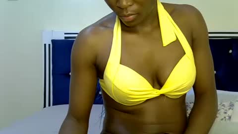 Snapshot of goddess_nanaya chatting on 10/18/25, 11:05 Goddess nanaya online show from 10/18/25, 11:05