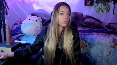 Snapshot of goddess_of_mars chatting on 03/11/25, 11:12 Patricia Mars           Goddess of Mars twitter thegoddessmindy online show from 03/11/25, 11:12