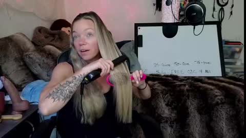 Snapshot of goddess_of_mars chatting on 09/16/25, 03:13 Patricia Mars           Goddess of Mars twitter thegoddessmindy online show from 09/16/25, 03:13