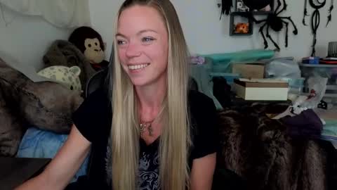 Snapshot of goddess_of_mars chatting on 10/16/25, 02:51 Patricia Mars           Goddess of Mars twitter thegoddessmindy online show from 10/16/25, 02:51