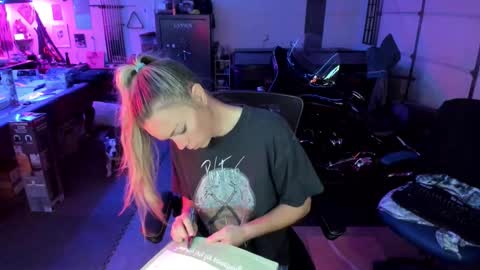 Snapshot of goddess_of_mars chatting on 10/23/25, 02:38 Patricia Mars           Goddess of Mars twitter thegoddessmindy online show from 10/23/25, 02:38