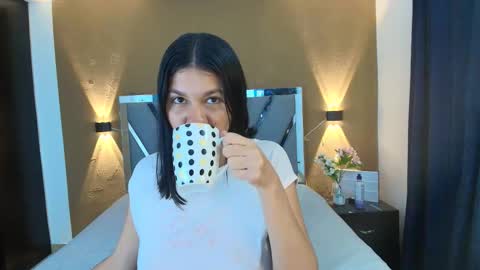 Snapshot of goddess_saori chatting on 04/05/26, 12:19 Saori online show from 04/05/26, 12:19