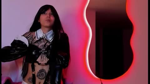 vee online show from 10/18/25, 10:32