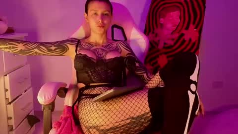 Snapshot of goddess_vee_ chatting on 03/25/26, 12:49 vee online show from 03/25/26, 12:49