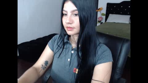 Snapshot of goddessariel22 chatting on 01/29/25, 09:28 Angelina online show from 01/29/25, 09:28