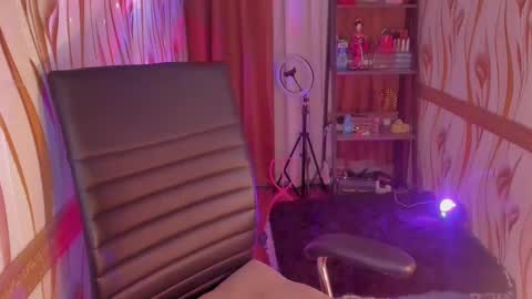 Snapshot of goddessbarbiecum4u chatting on 12/10/24, 02:27 Barbie Brown online show from 12/10/24, 02:27