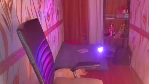 Snapshot of goddessbarbiecum4u chatting on 11/03/25, 03:52 Barbie Brown online show from 11/03/25, 03:52