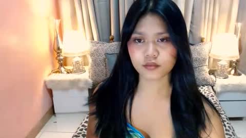 Snapshot of goddessbeyonce chatting on 04/19/26, 01:10 goddessbeyonce online show from 04/19/26, 01:10