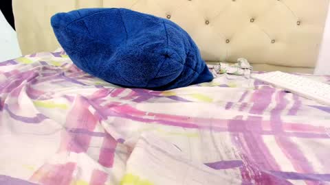 Snapshot of goddesschanell chatting on 12/05/24, 02:09 CHANELL online show from 12/05/24, 02:09