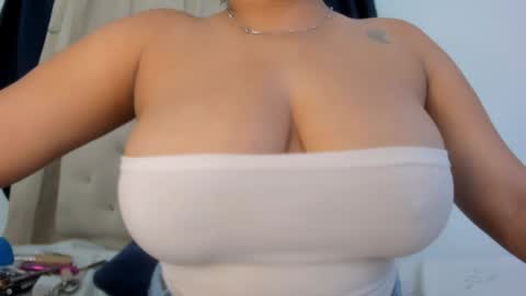 Snapshot of goddesschanell chatting on 02/06/25, 01:49 CHANELL online show from 02/06/25, 01:49