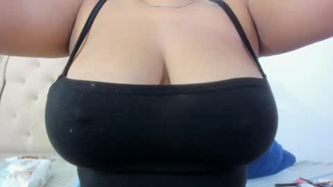 Snapshot of goddesschanell chatting on 02/22/25, 02:50 CHANELL online show from 02/22/25, 02:50