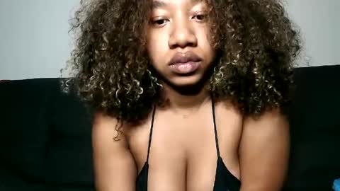 Snapshot of goddessdaisysky chatting on 01/10/25, 01:41 Goddess Daisy Sky online show from 01/10/25, 01:41