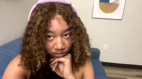 Snapshot of goddessdaisysky chatting on 01/13/25, 05:44 Goddess Daisy Sky online show from 01/13/25, 05:44