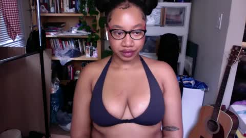 Snapshot of goddessdaisysky chatting on 09/11/25, 06:30 Goddess Daisy Sky online show from 09/11/25, 06:30