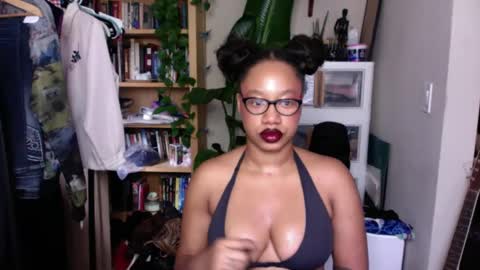 Snapshot of goddessdaisysky chatting on 09/14/25, 05:12 Goddess Daisy Sky online show from 09/14/25, 05:12