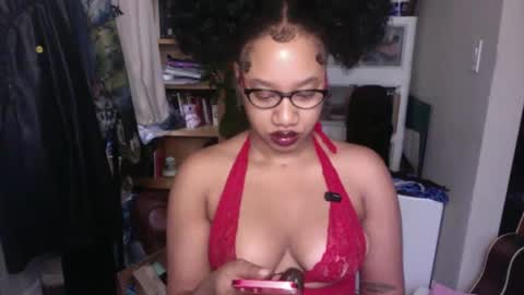 Snapshot of goddessdaisysky chatting on 09/28/25, 02:22 Goddess Daisy Sky online show from 09/28/25, 02:22