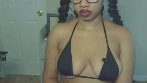 Snapshot of goddessdaisysky chatting on 10/16/25, 07:04 Goddess Daisy Sky online show from 10/16/25, 07:04