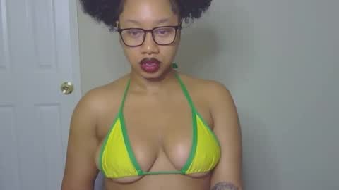 Snapshot of goddessdaisysky chatting on 10/25/25, 05:40 Goddess Daisy Sky online show from 10/25/25, 05:40