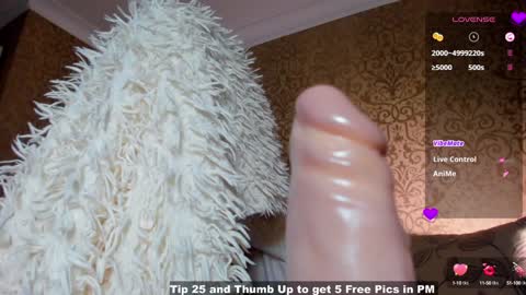Snapshot of goddessdana chatting on 02/09/25, 02:28 Dana online show from 02/09/25, 02:28