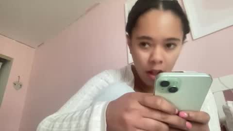 Snapshot of goddesselxo chatting on 04/06/26, 08:26 Goddess L online show from 04/06/26, 08:26