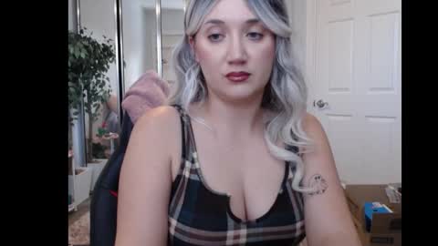 Snapshot of goddessemmy chatting on 11/05/25, 09:04 Goddess Emmy online show from 11/05/25, 09:04