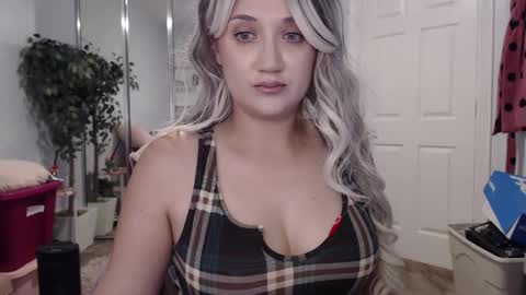 Snapshot of goddessemmy chatting on 11/23/25, 12:43 Goddess Emmy online show from 11/23/25, 12:43