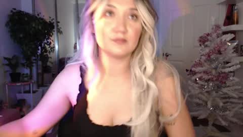 Snapshot of goddessemmy chatting on 01/18/26, 05:44 Goddess Emmy online show from 01/18/26, 05:44