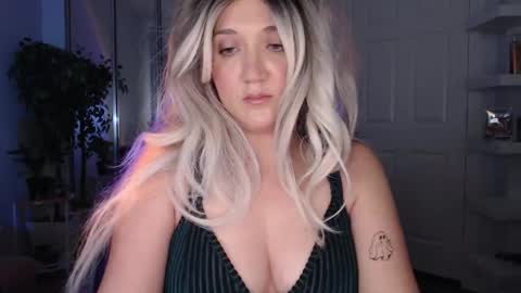 Snapshot of goddessemmy chatting on 03/01/26, 06:04 Goddess Emmy online show from 03/01/26, 06:04