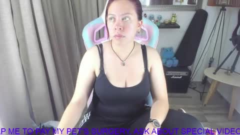Snapshot of goddessjessica_roger chatting on 05/04/26, 04:30 Goddess Jessica and slave Roger online show from 05/04/26, 04:30