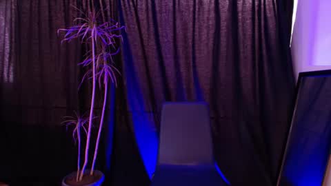 Snapshot of goddessjulieta chatting on 02/14/26, 06:48 Julieta online show from 02/14/26, 06:48