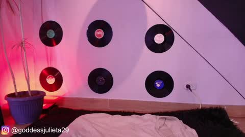 Snapshot of goddessjulieta chatting on 04/08/26, 07:03 Julieta online show from 04/08/26, 07:03
